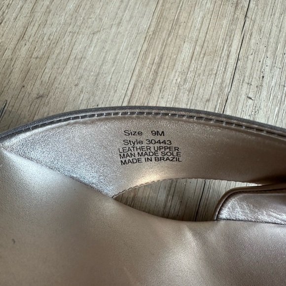 NWT Lilly Pulitzer Gold Wedge Sandals - Picture 3 of 6